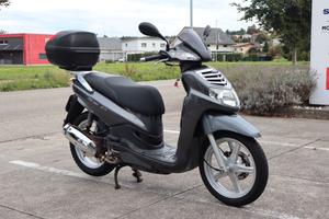 Vari ricambi sym HD 125 e 200 EVO