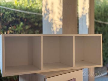 Libreria /scaffalatura a cubi bianca a 3 scomparti