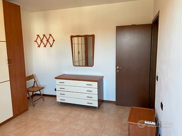 Da Privato 1° Piano arredato 2 posti auto garage