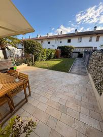 Villa a schiera ristrutturata con giardino
