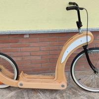 monopattino in legno 