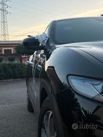 Maserati Levante nera