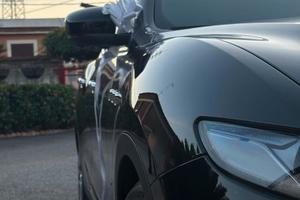 Maserati Levante nera