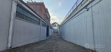 MAGAZZINO A ROMA