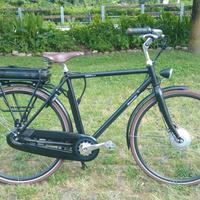 E-bike Bianchi E‑Spillo Classic Altus 8v