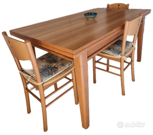 Tavolo interno 6 post allungabile e quattro sedie