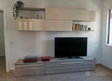 Parete attrezzata salotto Mondo Convenienza Skema