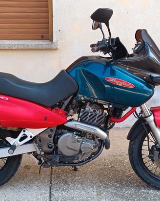 Moto suzuki 650