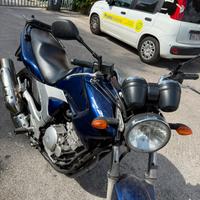 Yamaha YBR 250 - patente A2