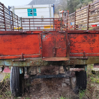 Rimorchio agricolo ribaltabile
