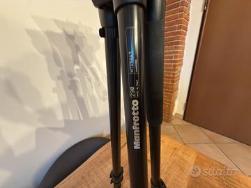 Manfrotto MT294A3 con testa MVH500AH