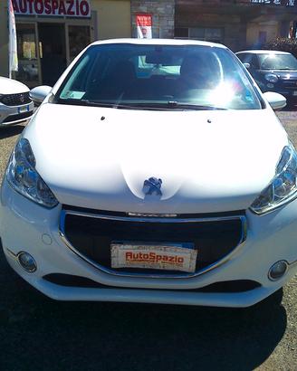 Peugeot 208 1.4 HDi 68 CV 5 porte Allure