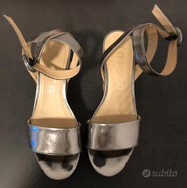 Marca: Unisa. Accessorio: Scarpe con Zeppa