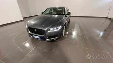 Jaguar XF 2.0d Prestige 180cv auto