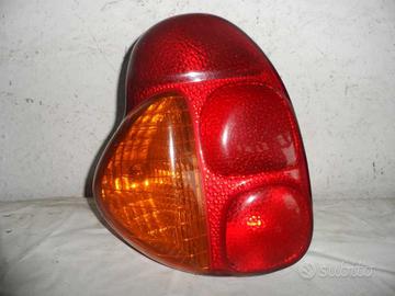 FANALE POSTERIORE DX A LED INTEGRATO NEL PORTELLON