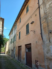 2 Appartamenti più 2 negozi Urbania Pu