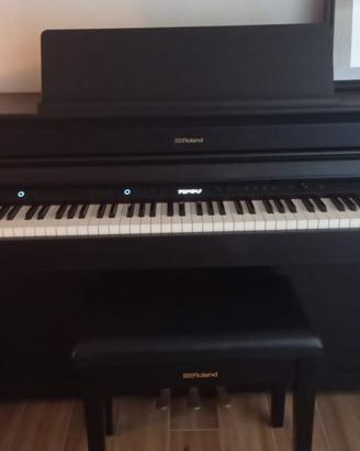 Pianoforte Roland hp704