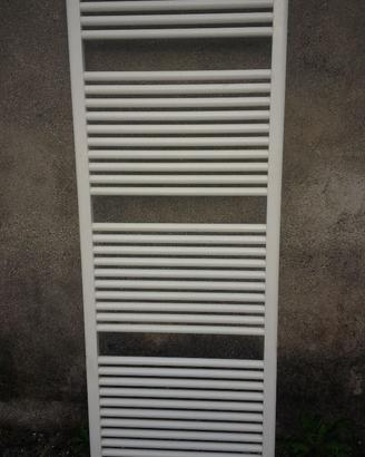 Termoarredo da bagno-scaldasalviette