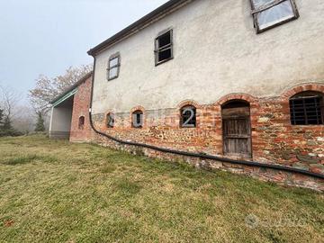 Rustico / Casale di 300 m² con più di 5 locali e p
