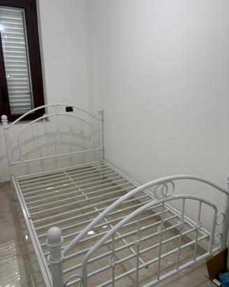 Struttura letto una piazza e mezzo