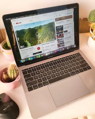 MacBook Pro 2017 i5 2.3 GHz 8 GB RAM Computer