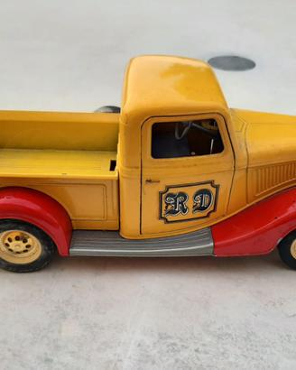 Modellino Majorette 1:19 - Ford V8 Pick-Up (1936)
