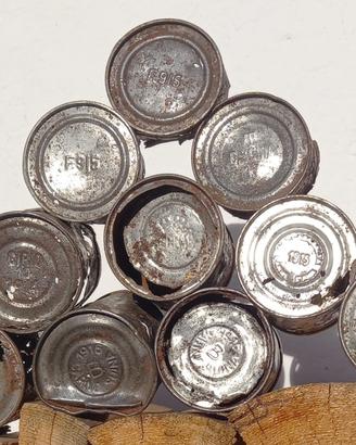 Scatolette alimenti ww1 con date e marchi