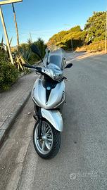 Beverly 400