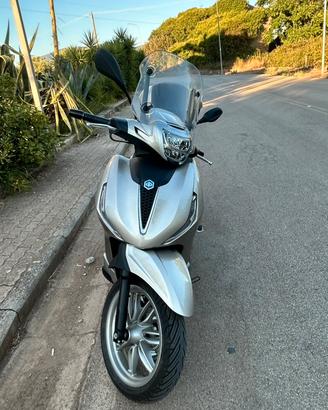 Beverly 400