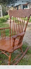 due Sedie a dondolo vintage legno massello 