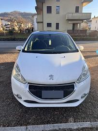 PEUGEOT 208 (2013)