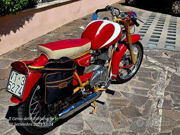 Moto d'epoca Ducati 98 ts
