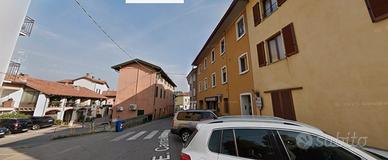 Quadrilocale con posto auto a Lipomo