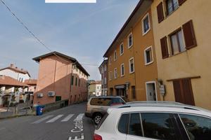 Quadrilocale con posto auto a Lipomo