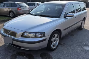 VOLVO V70 D5 2400 120kw 2003