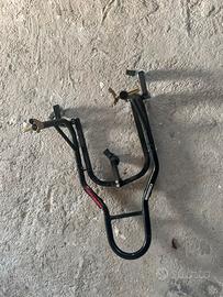 Cavaletto posteriore per moto da strada