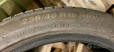 Pneumatici 235/40 R19