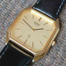 Orologio al quarzo placcato oro Seiko Chariot
