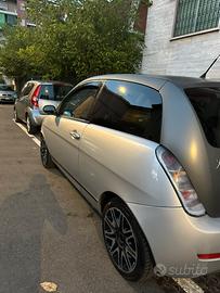 Lancia Y momo design