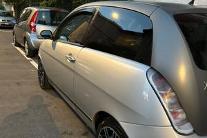 Lancia Y momo design