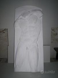 Pannello in gesso bianco " Busto uomo " cm 85x35
