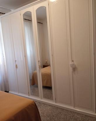 Armadio bianco laccato lucido