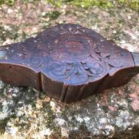 Scatolina in legno  etnica antica Sumatra