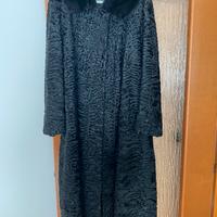 Pelliccia di Swakara persiano con collo di Visone