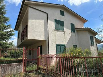 Immobile in asta di 167 m² con più di 5 locali e b