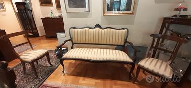 Divanetto antico 2 posti + sedie in legno intaglia