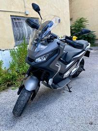 X-ADV 750 CON ACCESSORI 