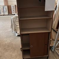 Scrivanua con libreria
