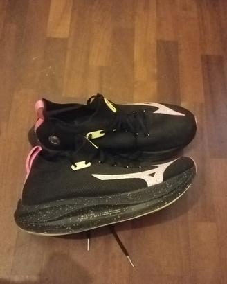 Mizuno Neo Vista. 43
