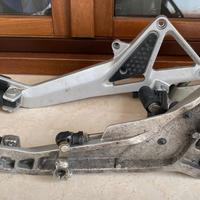 Coppia Staffe e Supporti Pedane Honda Hornet 600